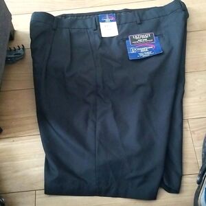 NWT Mens Champions Tour Black Golf Shorts 42
